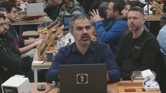 Всегда быть связанным со следующим состоянием и оставлять нынешнее