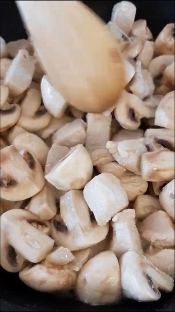 Pechuga de pollo con Salsa blanca | Tapas #shorts