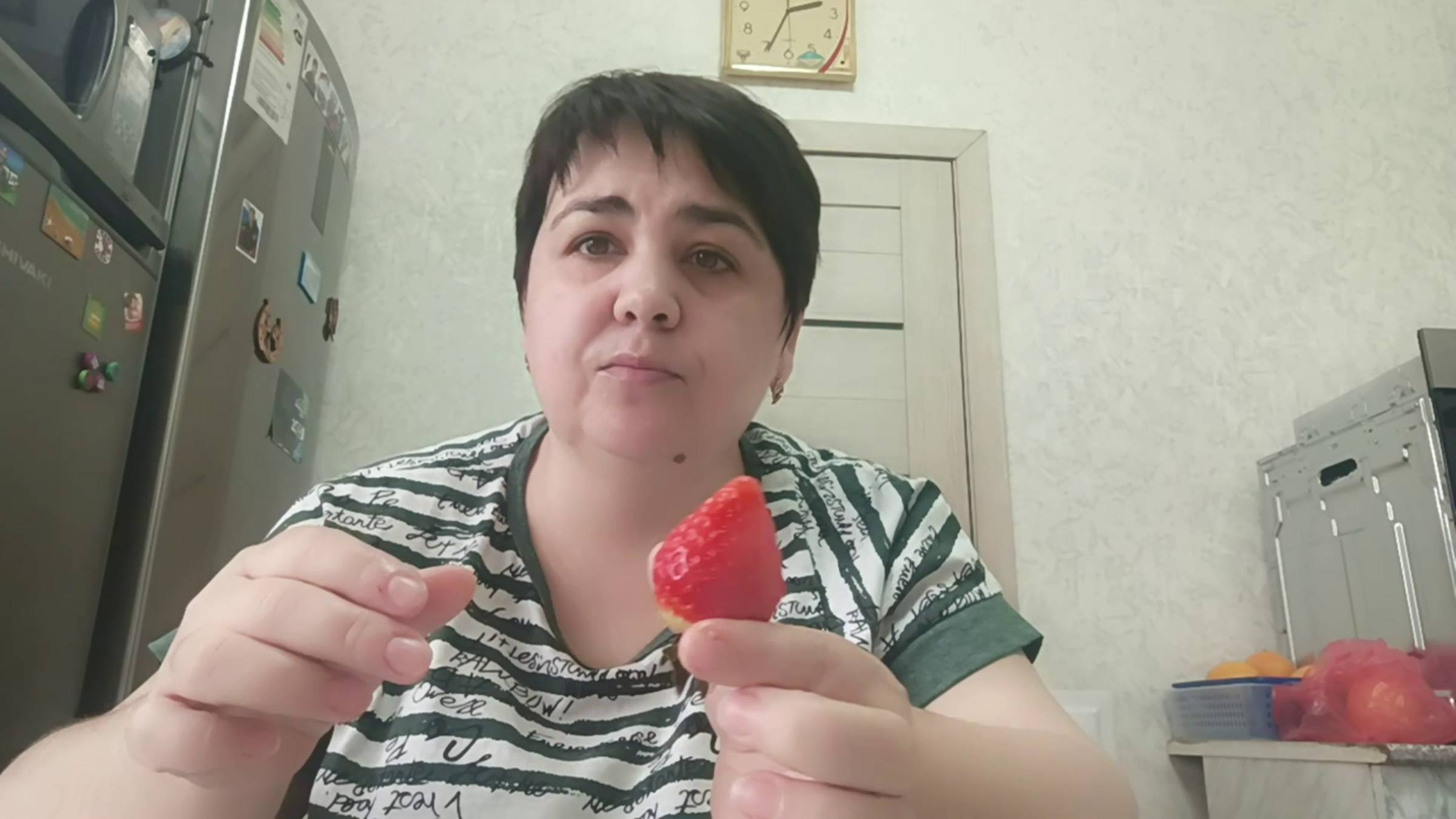 Дегустирую клубнику 🍓