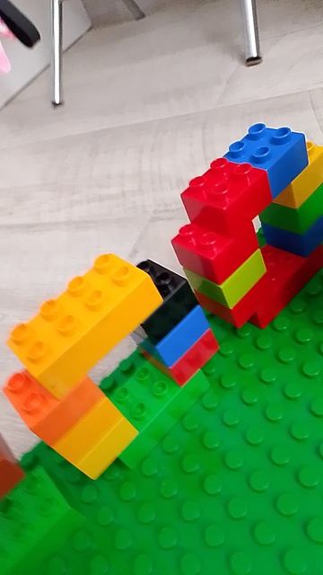 3008