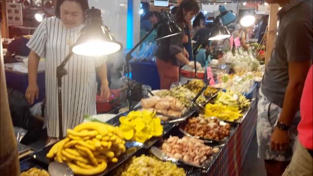 Sukhumvit Soi 11 Terminal 21 MBK Food Court Chatuchak Park 2015 Bangkok