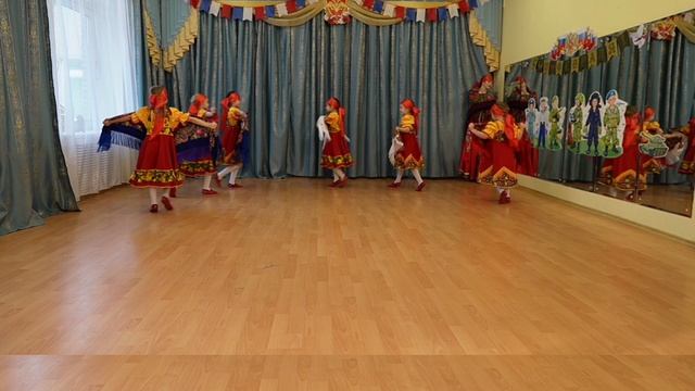 "Танец с платками" Детский сад №574 ГосНИИАС