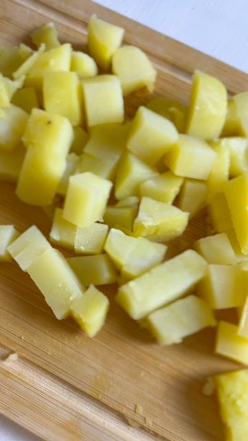СЫТНЫЙ САЛАТ с КОЛБАСКАМИ. Настоящий МУЖСКОЙ салат!