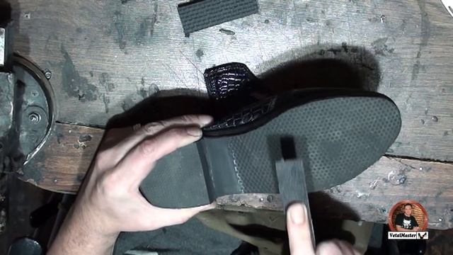 010. Лопнула 😕 литая подошва возле каблука👢