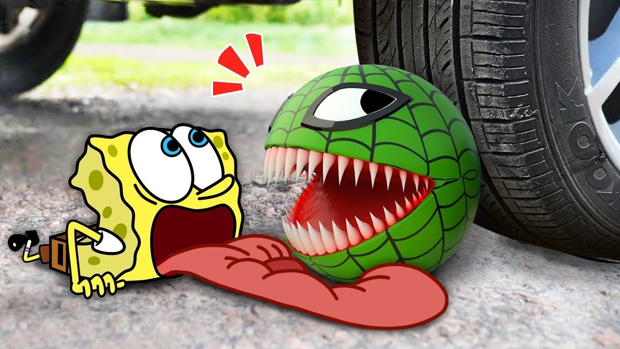 Мультики не когда не могут пройти мимо машины 🚗. Играют под колёсами с игрушками для детей