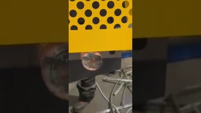 Аллигаторные ножницы K-630 перекусывают силовой кабель