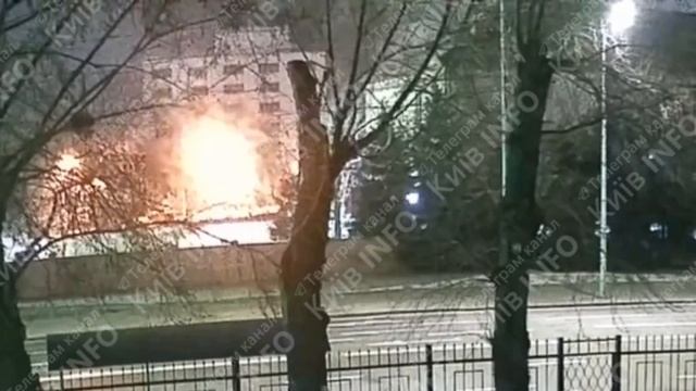 Прилеты баллистических ракет по Киеву сегодня рано утром и их последствия. Военный Осведомитель