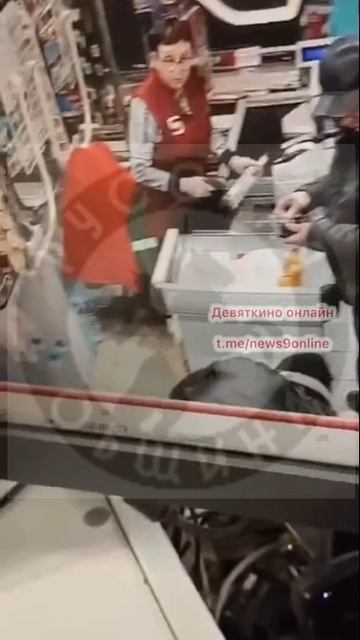 В Мурино выходцы из Дагестана избили девушку с собакой !!!