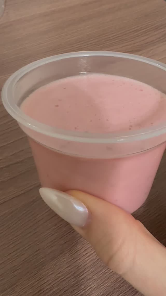 Десерт Клубничное мороженное