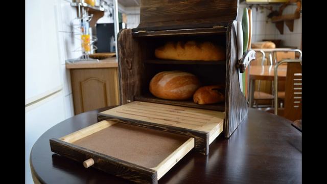 Wooden Breadbox Valburden