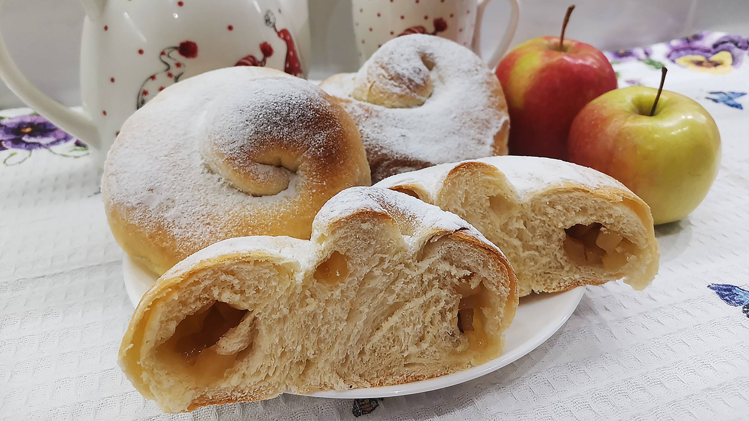 Воздушные Булочки с яблоками. Рецепт очень удачного теста.
