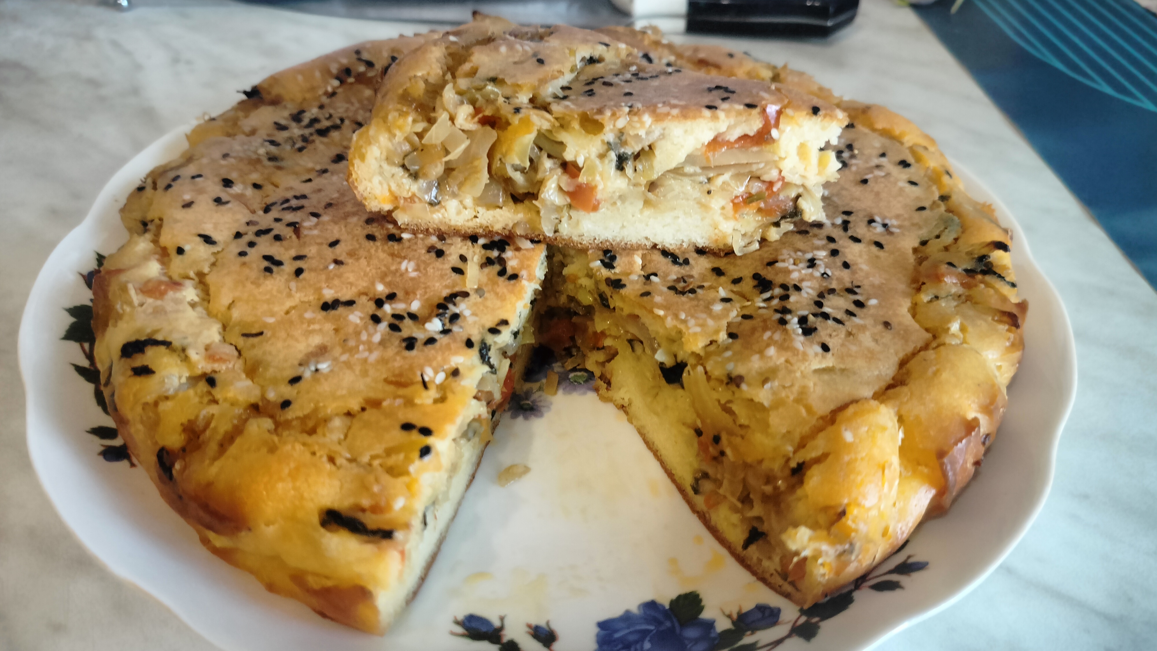 Заливной пирог с капустой.