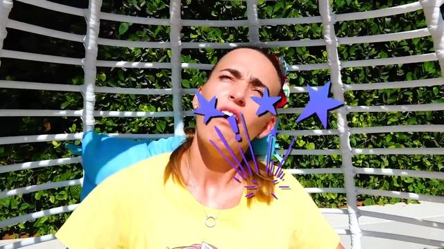 283 Влад и Никита играют с большими пластырями