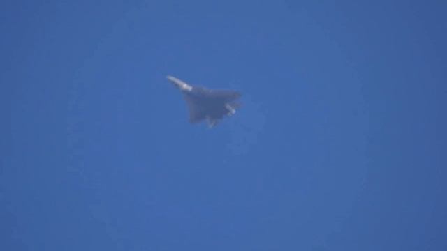 Наш красавец, истребитель Су-57Э, полетал в небе над Индией. Российский истребитель пятого поколения