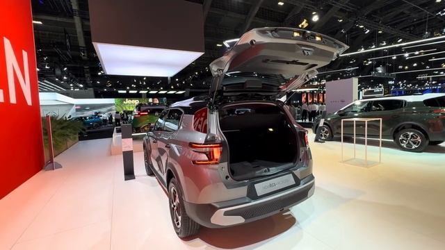 2025 Citroen e-C3 Aircross Max обзор
