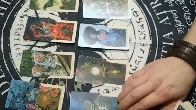 вернется или нет таро