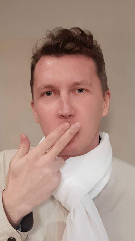 Он никогда не пишет первым и пропускает звонки