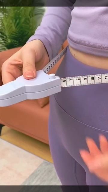 Самозатягивающаяся измерительная лента для тела