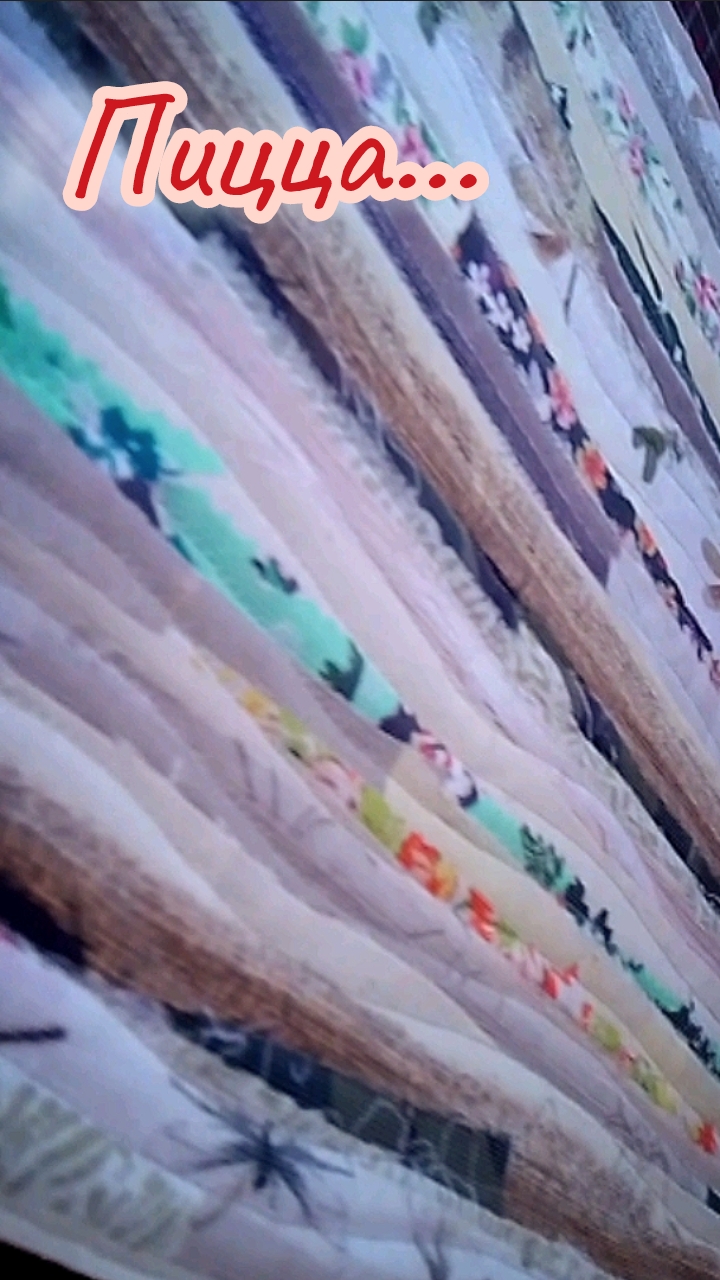 👛Косметичка из полосатой пиццы!🌷#shorts #пэчворк #лоскутнаякосметичка #пицца #лоскутноешитьё