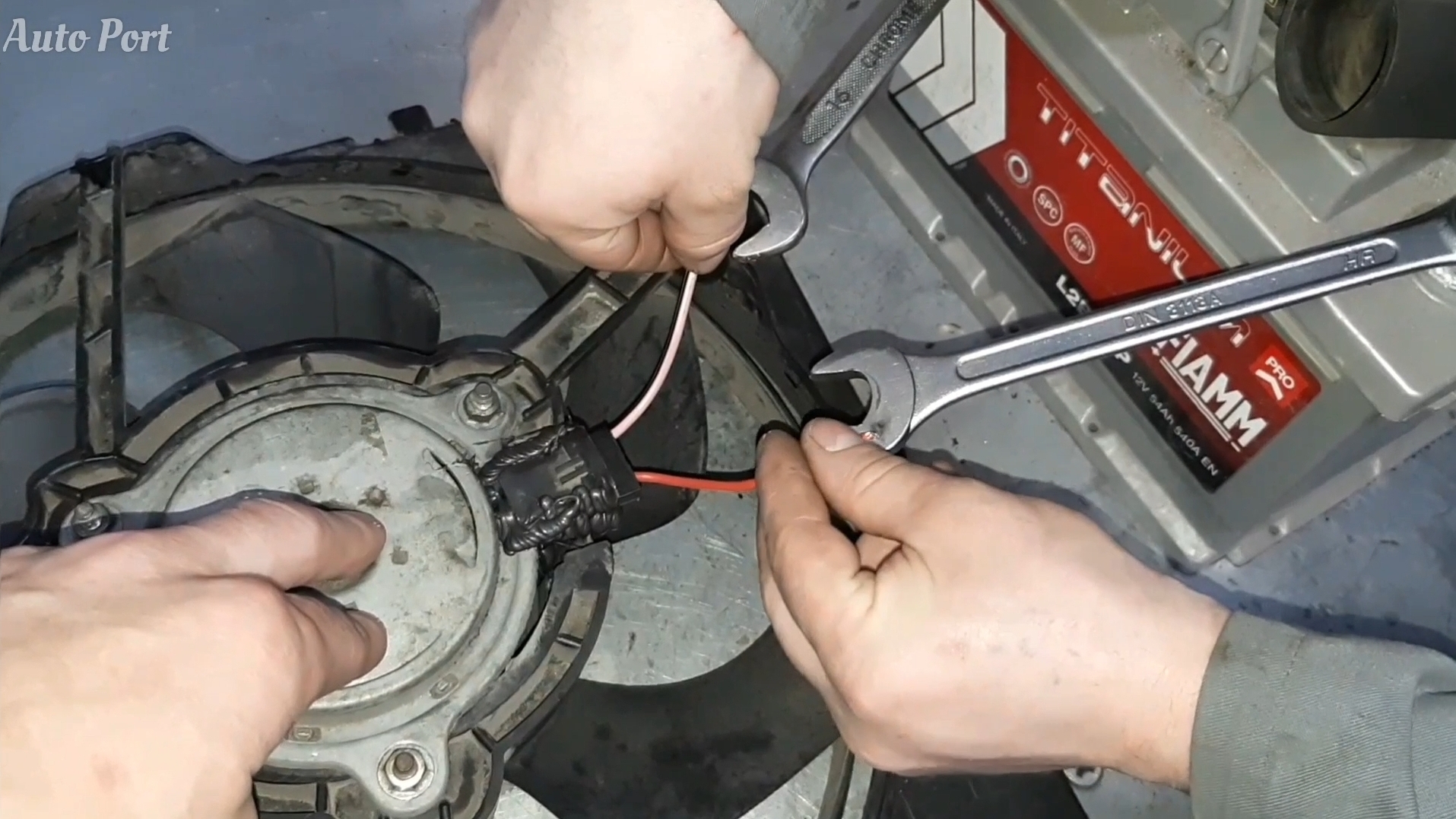 Подборка Жесть на СТО #21-22.Mondeo 4 проводка.Перегрев Renault Clio.Слетел шкив помпы-мотор!MB-W123