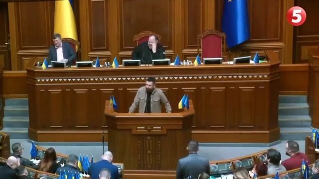 Хохлы сами угорают со своей тупой мойвы, так как всю дорогу говорили на русском, вот им и смешно)🤣