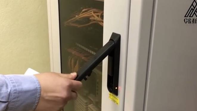 ЭЛЕКТРОННЫЙ ЗАМОК SV HANDLE (Mifare Desfare EV1, банковские карты)