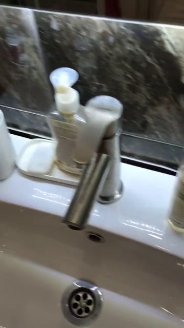 Ошибки ремонта - жёсткий косяк при установке раковины