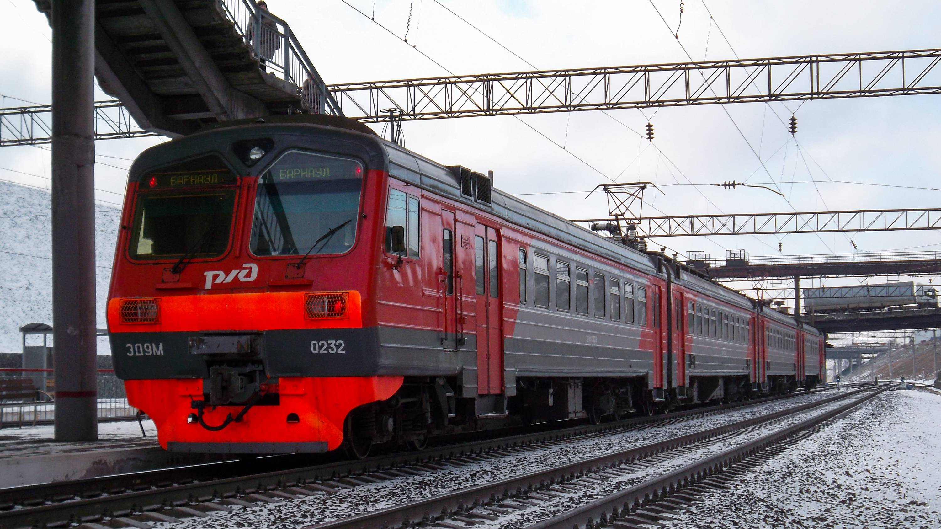 Электропоезд-коротышка ЭД9М-0232. Покатушки от Алтайской до моста через Обь.