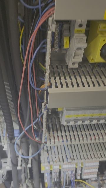 поправилась изоляция кабеля на 120мм²