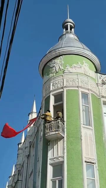 Видео водружения Красного знамени в честь освобождения Краснодара.