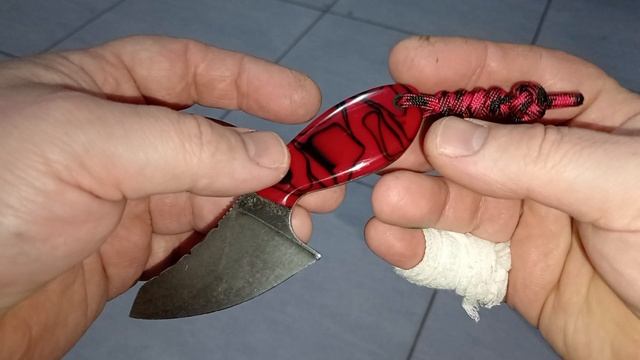 Шейный нож ручной работы "Клык 2.0"
