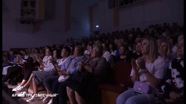 Зареченцы посещают театр за счет государства