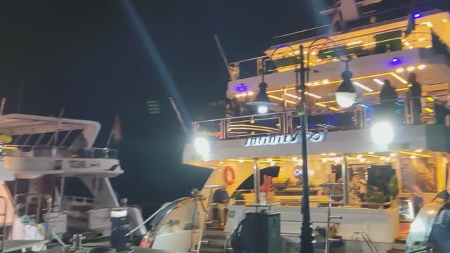 Ужин на Яхте в Красном Море