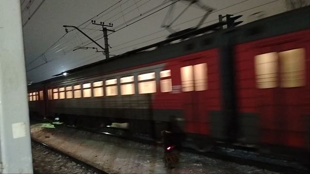 10 февраля Электропоезд ЭТ2МЛ-075 Сообщением Санкт-Петербург-Любань Отправляется с платформы Колпино