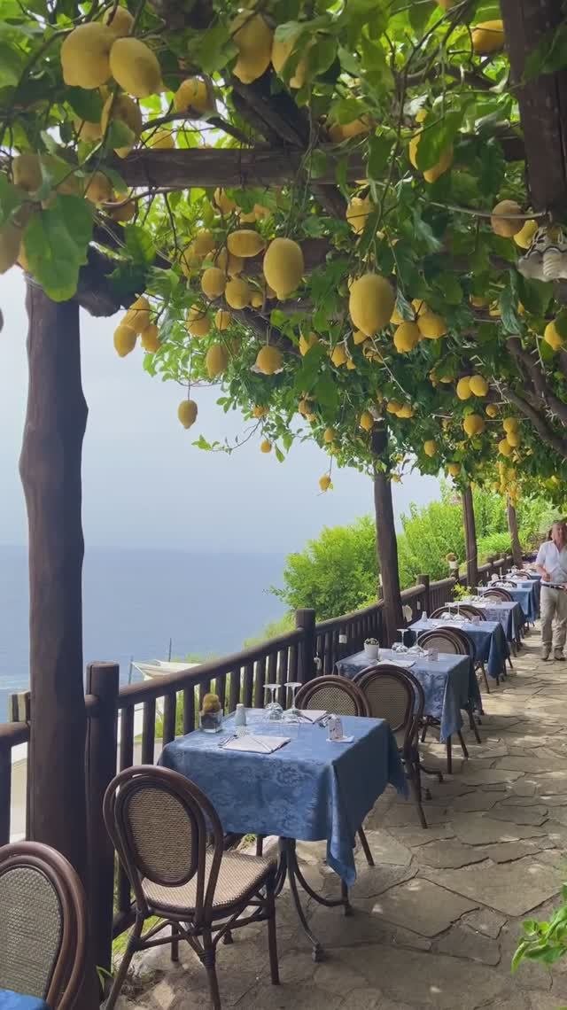 Италия