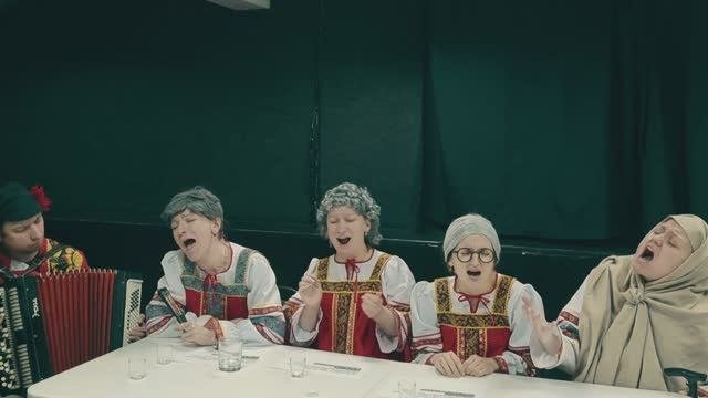 Русская народная Бритни Спирс #hitmebabyonemoretime