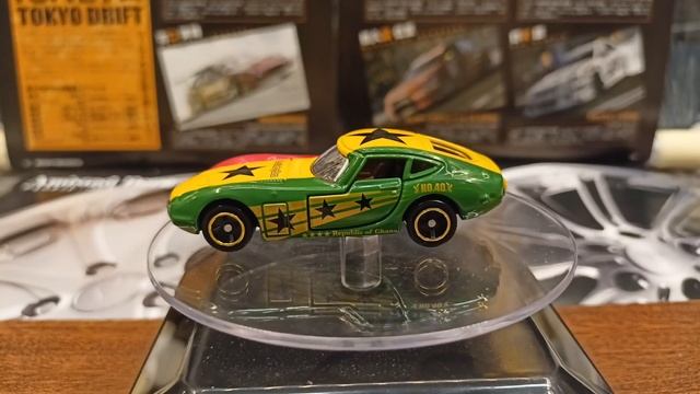 Toyota 2000GT юбилеиная tomica