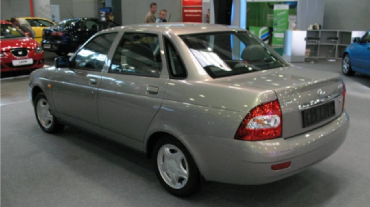 В России выставили на продажу Lada Priora без пробега