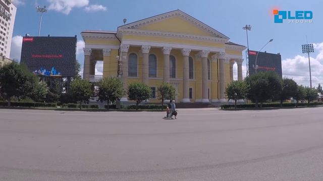 Уличный видеоэкран на главной площади Ставрополя, Р8 мм