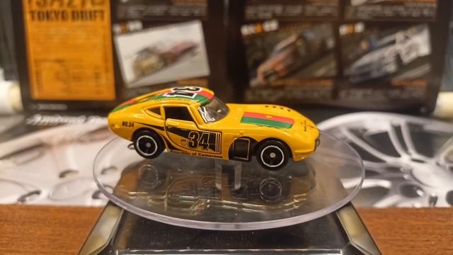 Toyota 2000-GT tomica 1:64