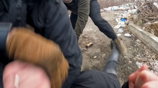 ❗️ФСБ задержала в Донецке агента украинской разведки

Диверсант изъял из ранее оборудованного тайник