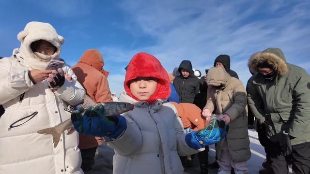 На озере Чагань в Китае процветают рыбалка и туризм