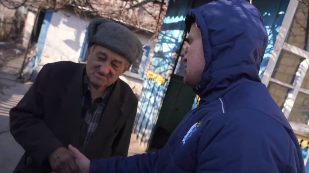 Ямальцы привезли гумпомощь в Волновахский округ