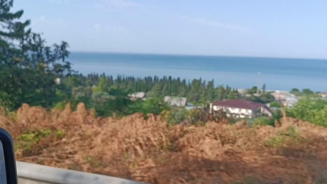 На маршрутке до Гагры.. На отдых к морю. Приятная музыка с нами в пути.