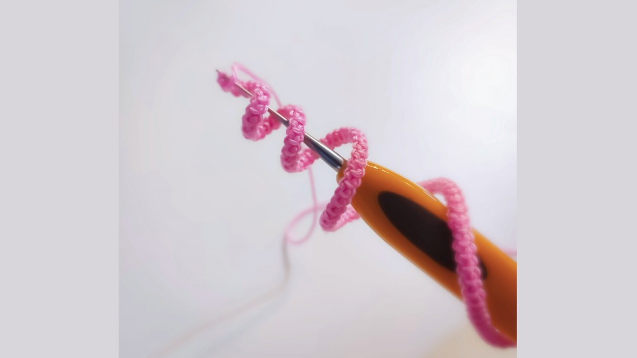 Вяжем шнур Гусеничка