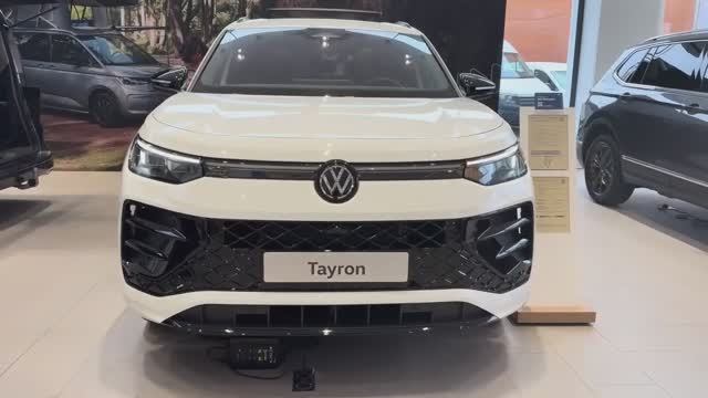 Новый Volkswagen Tayron 2025 года выпуска.