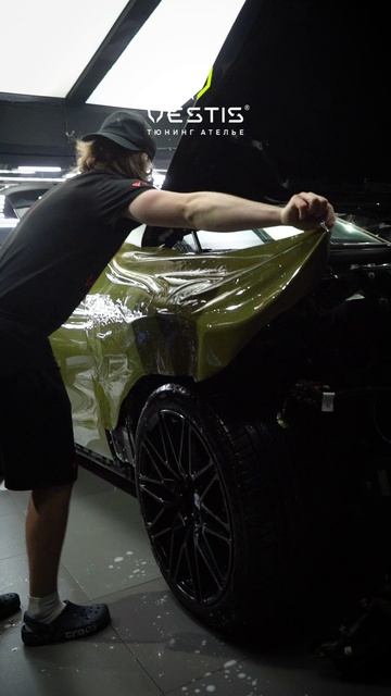 Оклейка BMW X6 цветной пленой