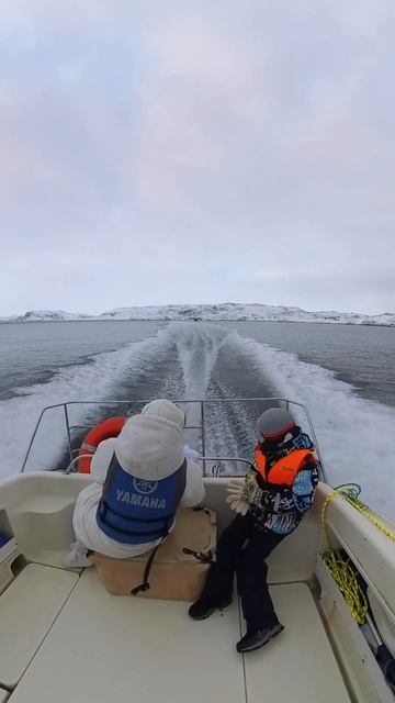На катере в Баренцево море