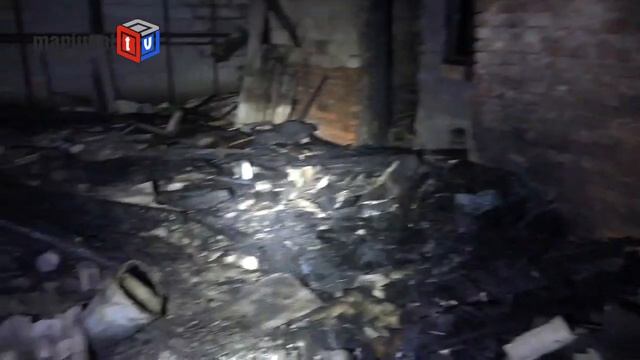 В Мариуполе три часа тушили пылающую пристройку