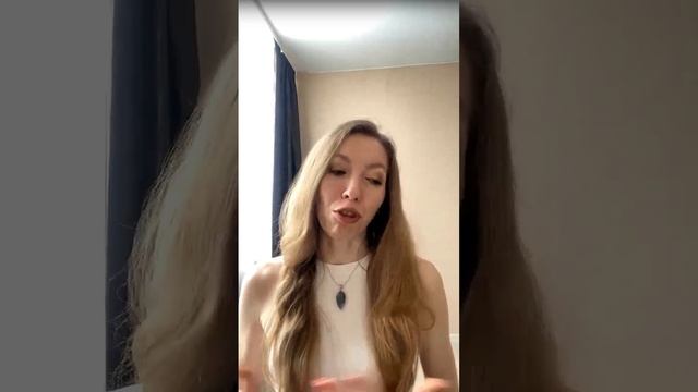 Закрываешь, подавляешь свою силу, все хочешь быть хорошей?